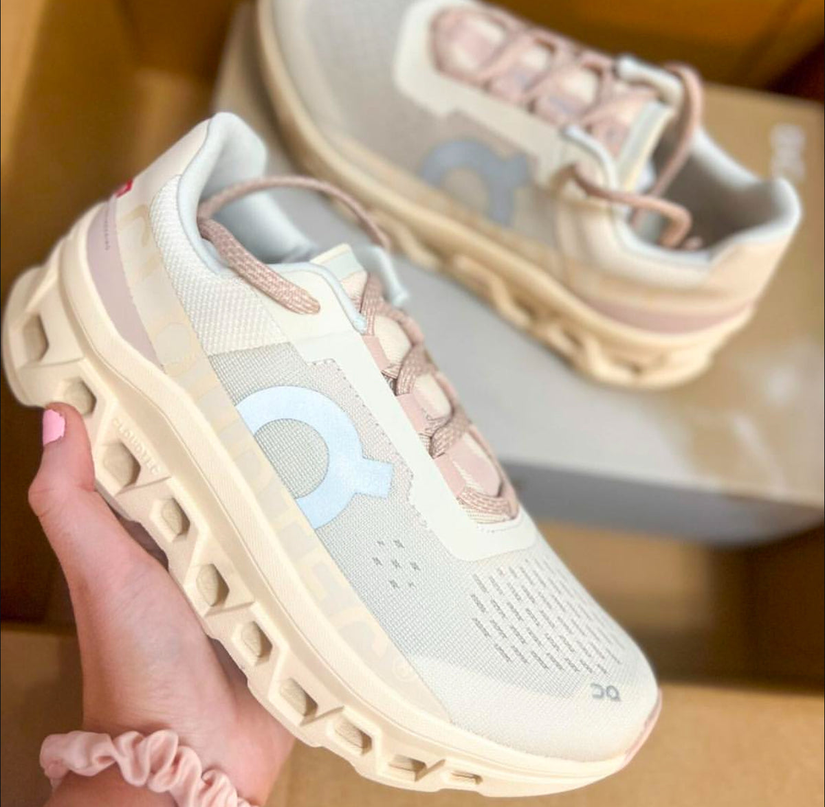 On Running Cloudmonster Beige