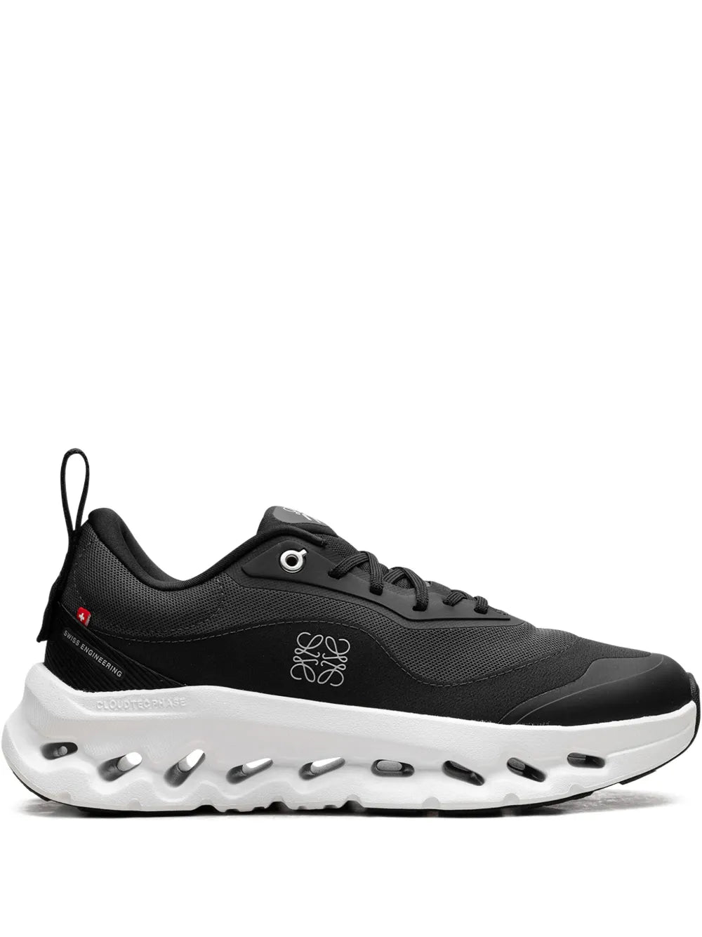 On Running Cloudtilt Loewe 2 Black White