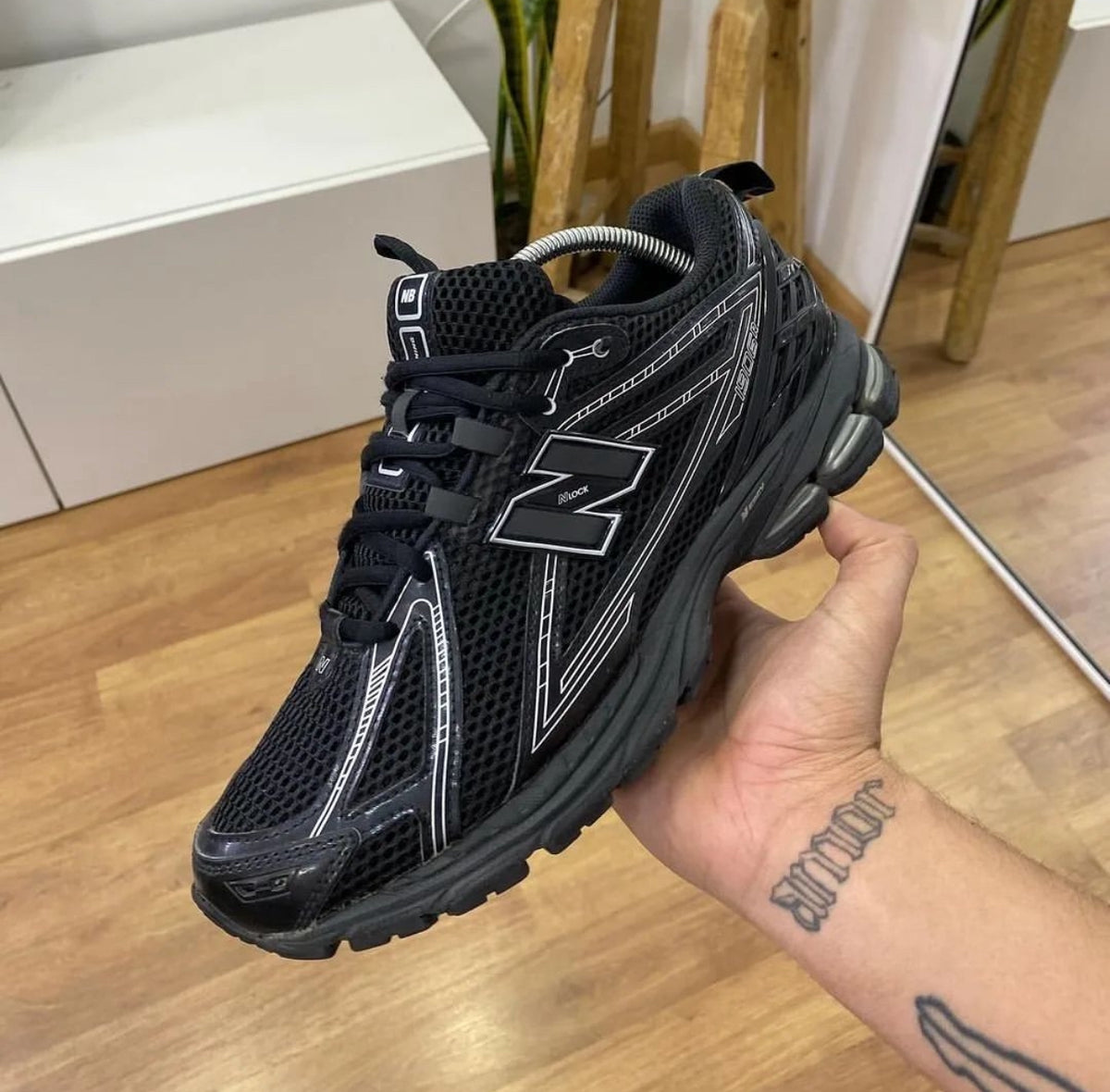New Balance 1906 Black