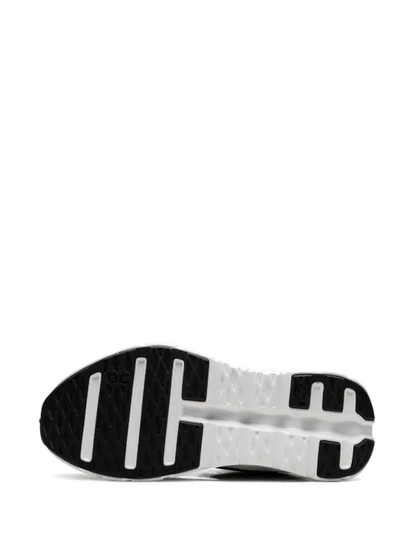 On Running Cloudtilt Loewe 2 Black White