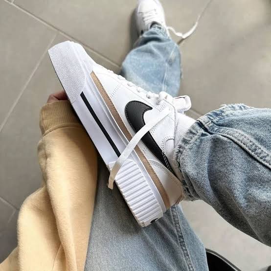 Nike Legacy Left