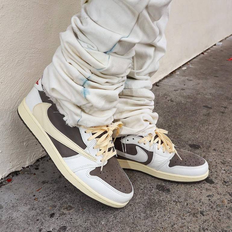 Nike Air Jordan 1 Travis Scott Low Reverse Mocha