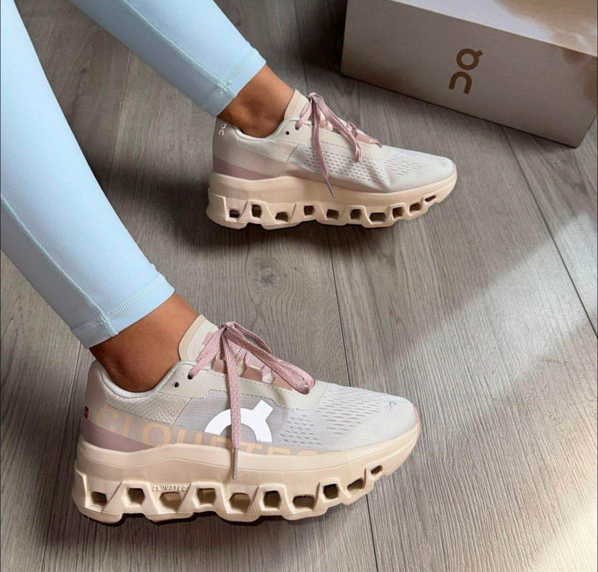 On Running Cloudmonster Beige