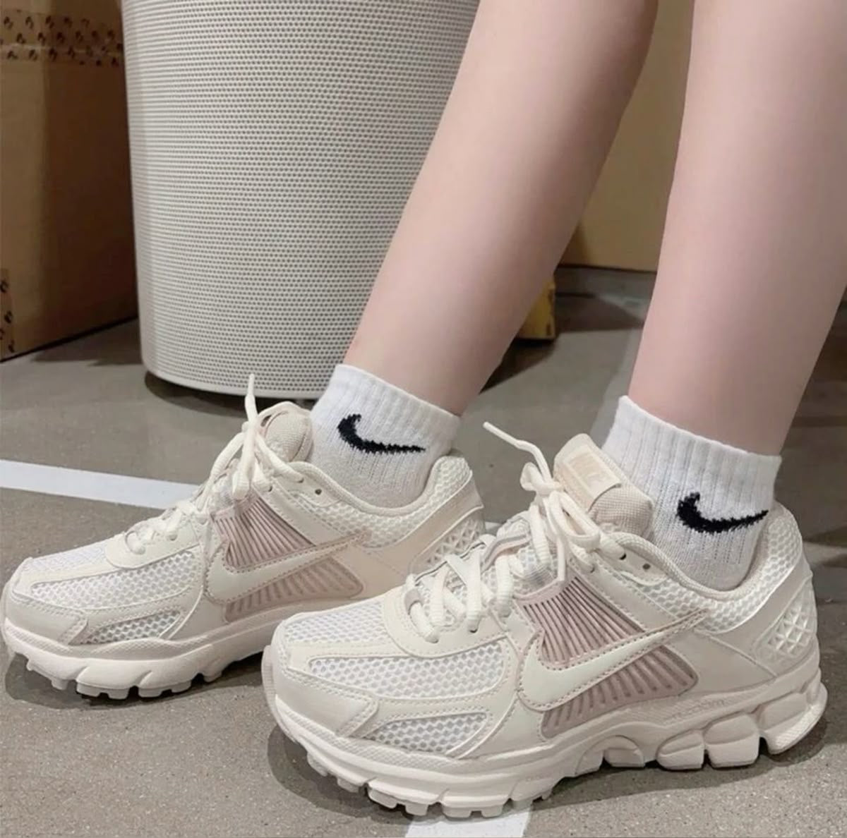 Nike Zoom Vomero 5 Sail Light Orewood Brown