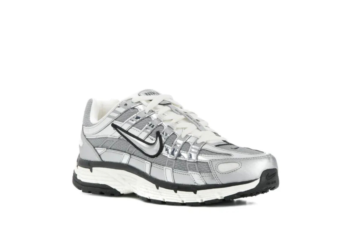 Nike P 6000 in Metallic Silver