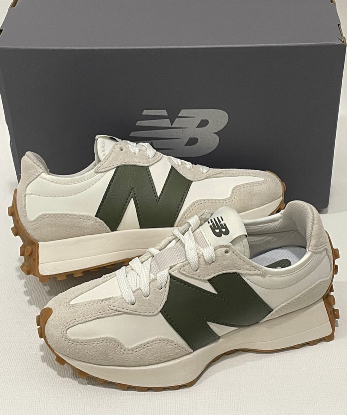 New Balance 327 White Olive