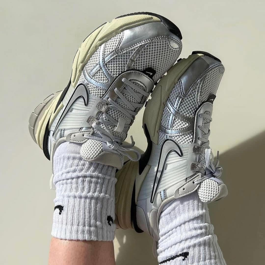 Nike Vomero White Metallic