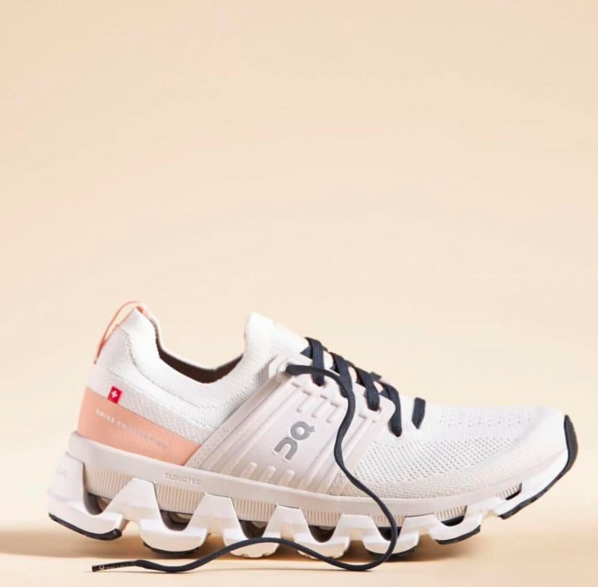 On Running Cloudswift 3 White