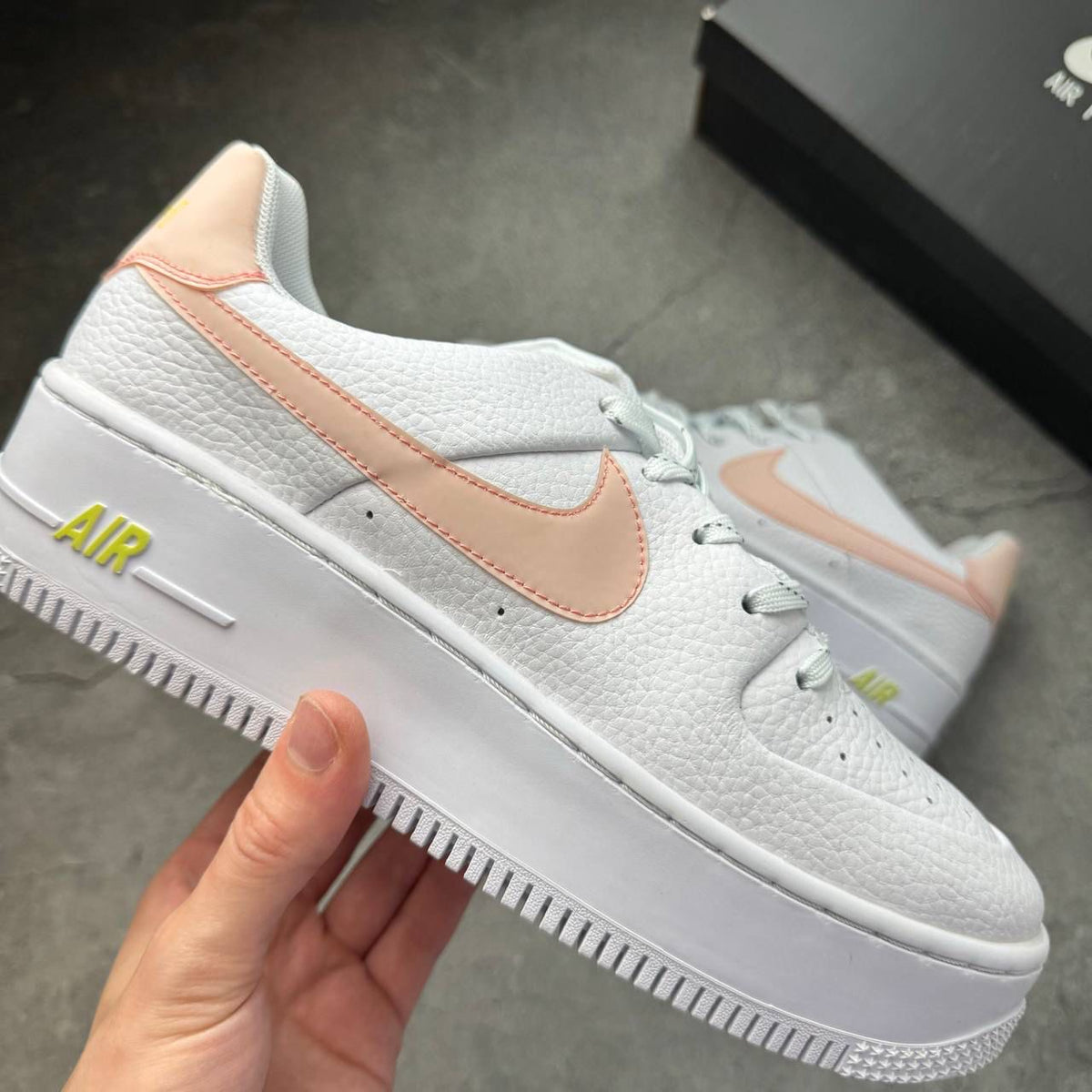 Nike Air Force 1 Sage Low White Pink