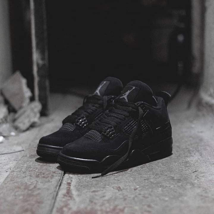Nike Air Jordan 4 Black Cat