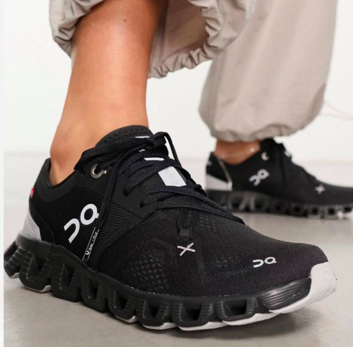 On Running Cloud Running X3 Black