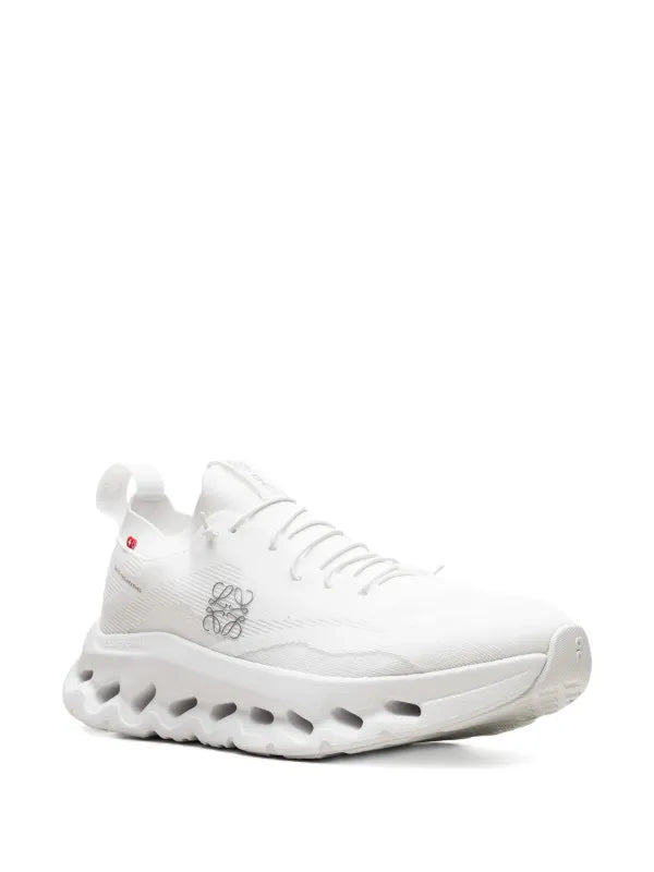 On Running x Loewe All White