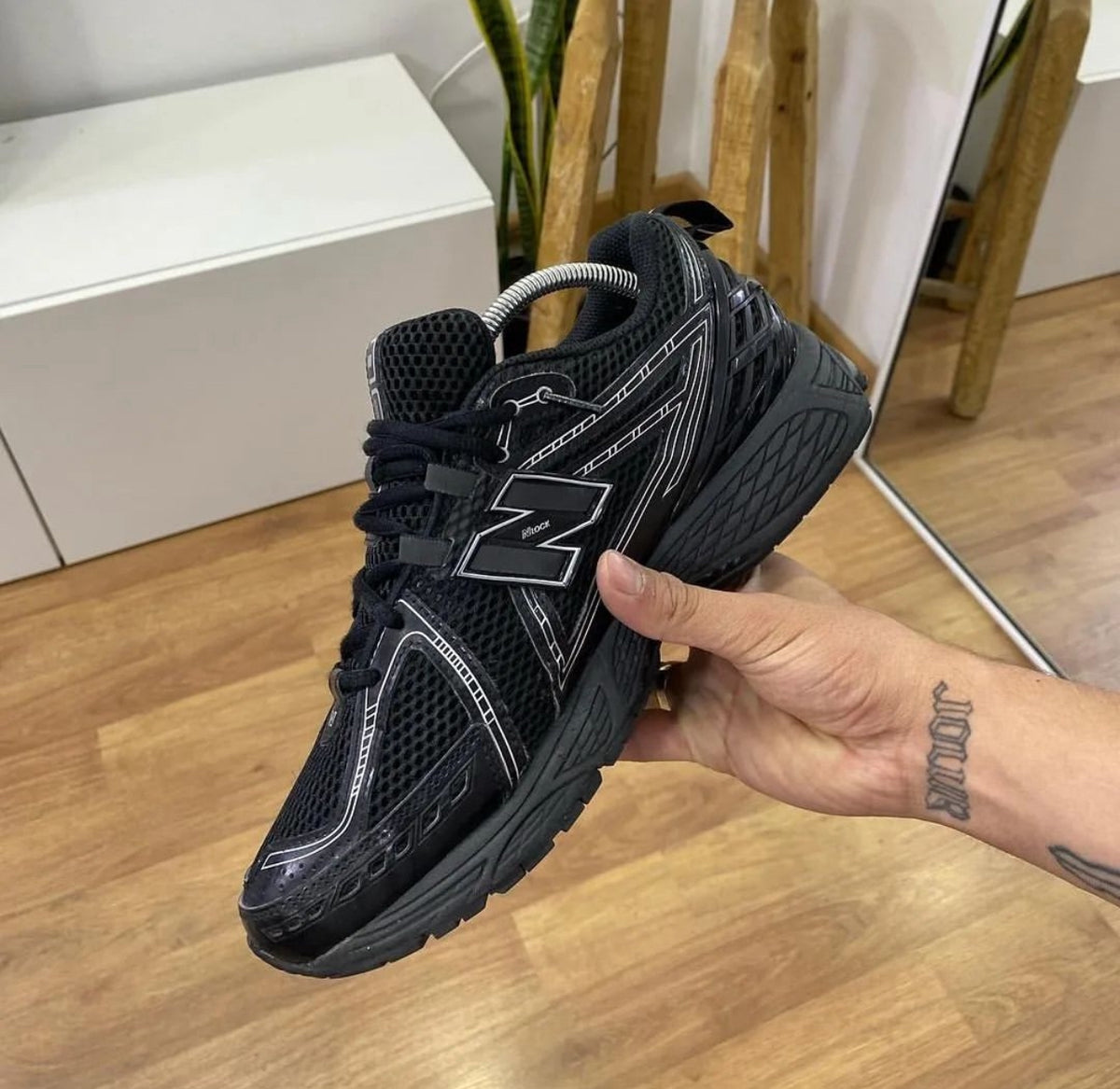 New Balance 1906 Black