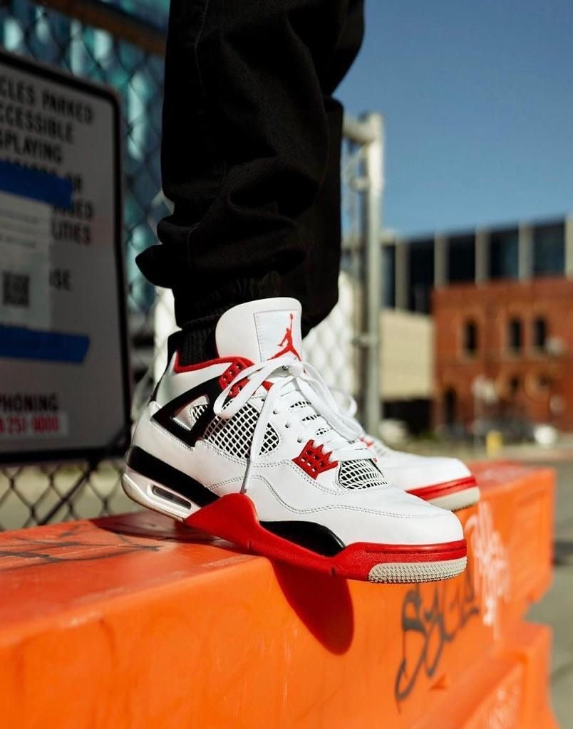 Nike Air Jordan 4 Red Fire