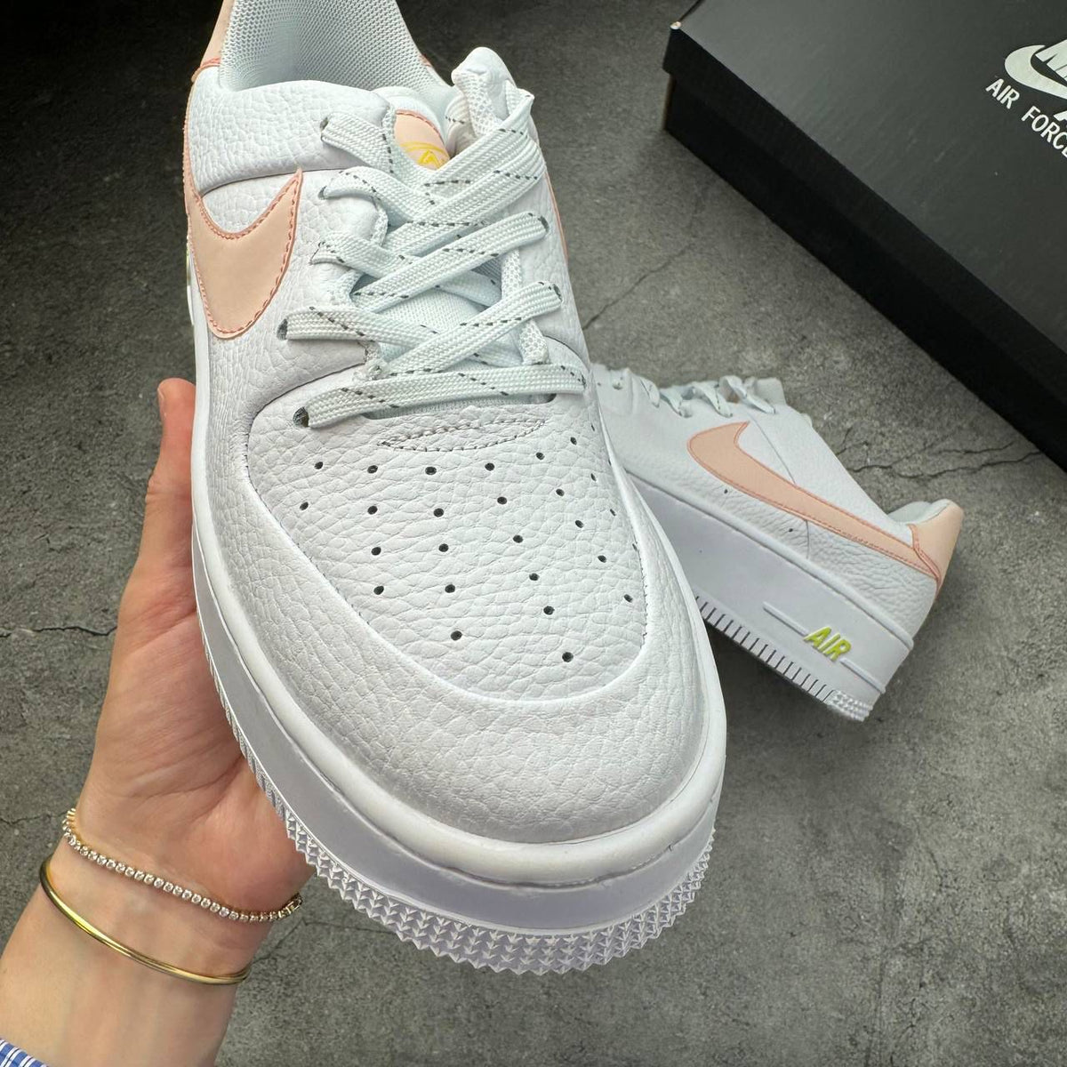 Nike Air Force 1 Sage Low White Pink