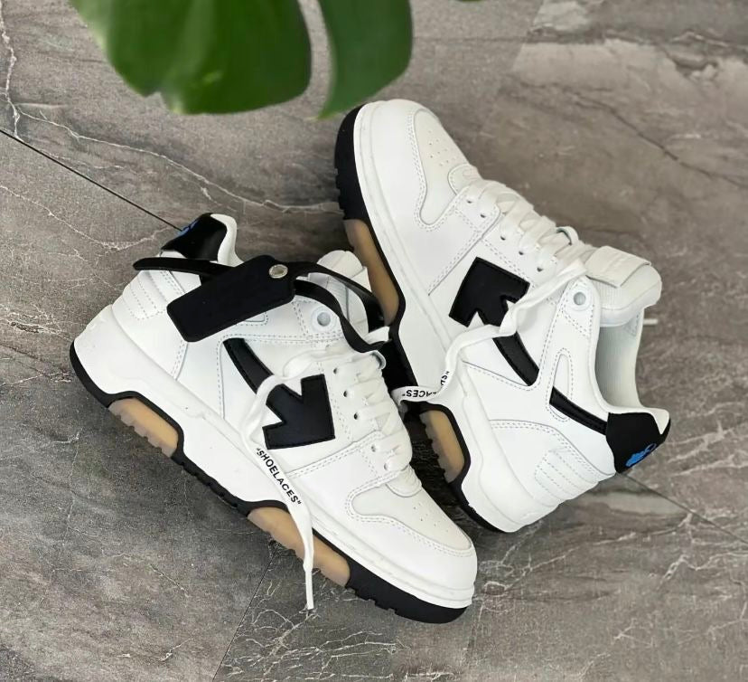 Off-White Out of Office White Black