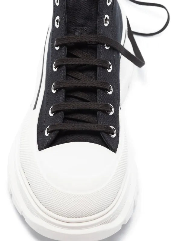 Alexander McQueen Tread Slick Sneakers in Black