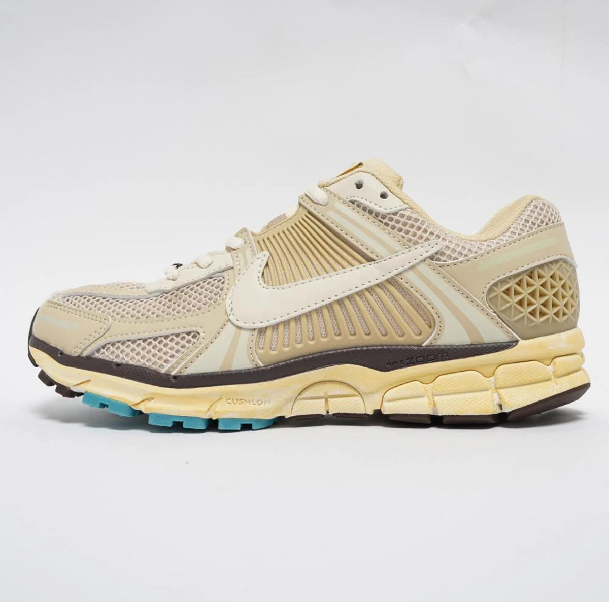 Nike Zoom Vomero 5 Oatmeal