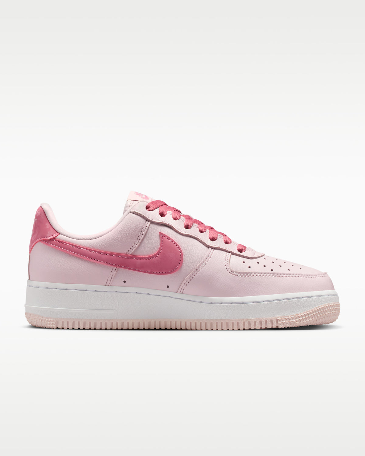 Nike Air Force 1 07 Valentines Day