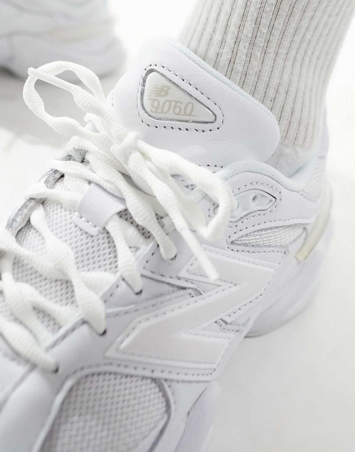 New Balance 9060 Unisex Trainers in Triple White