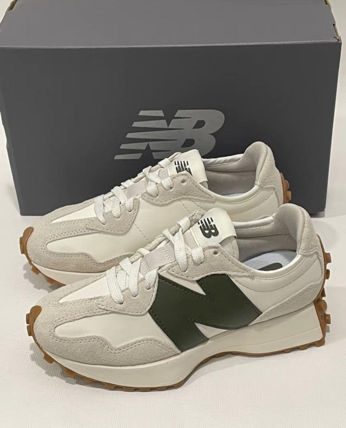 New Balance 327 White Olive