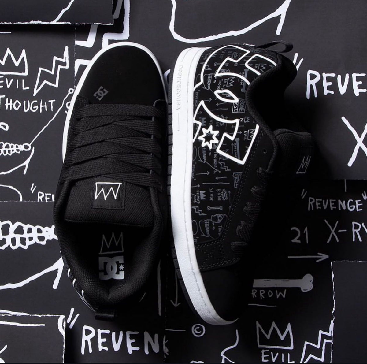 DC Court Graffik Full Black