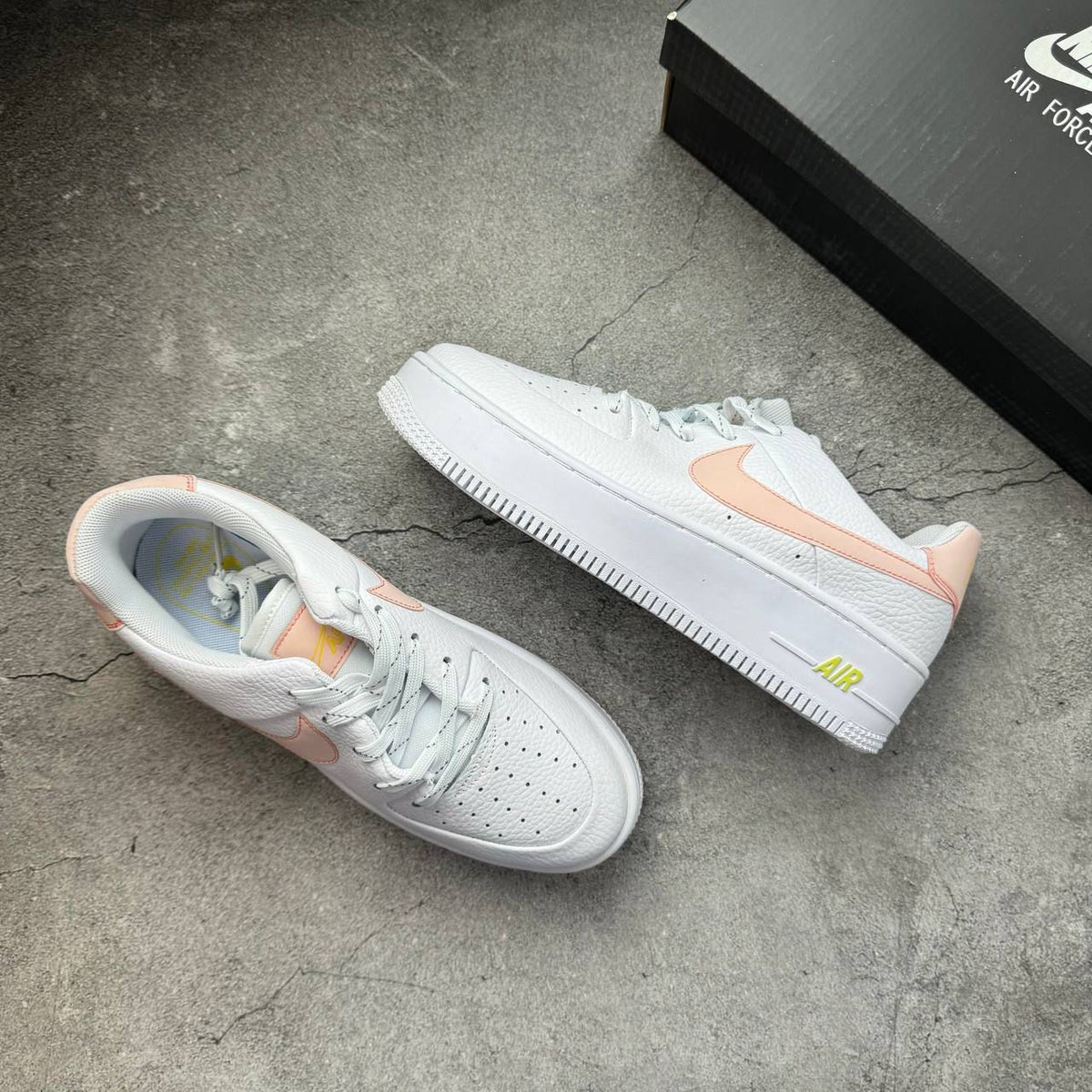 Nike Air Force 1 Sage Low White Pink