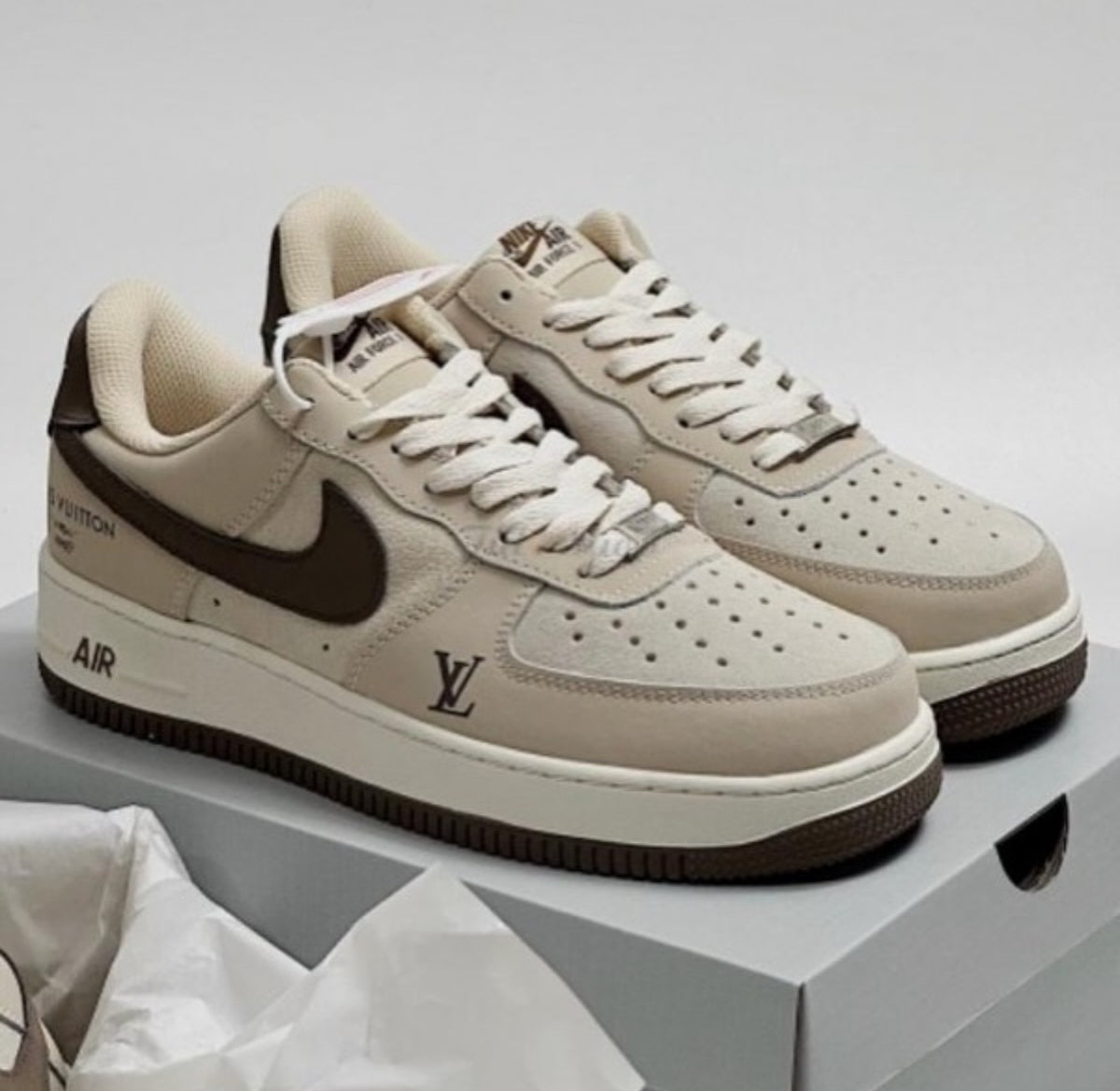 Nike Air Force LV8 Brown